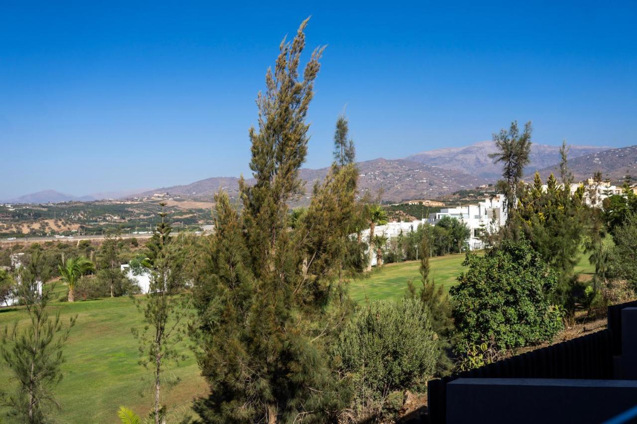 فيلا Casa De Nero - Premium House With Jacuzzi Next To Golf Course كاليتا دي فيليز المظهر الخارجي الصورة